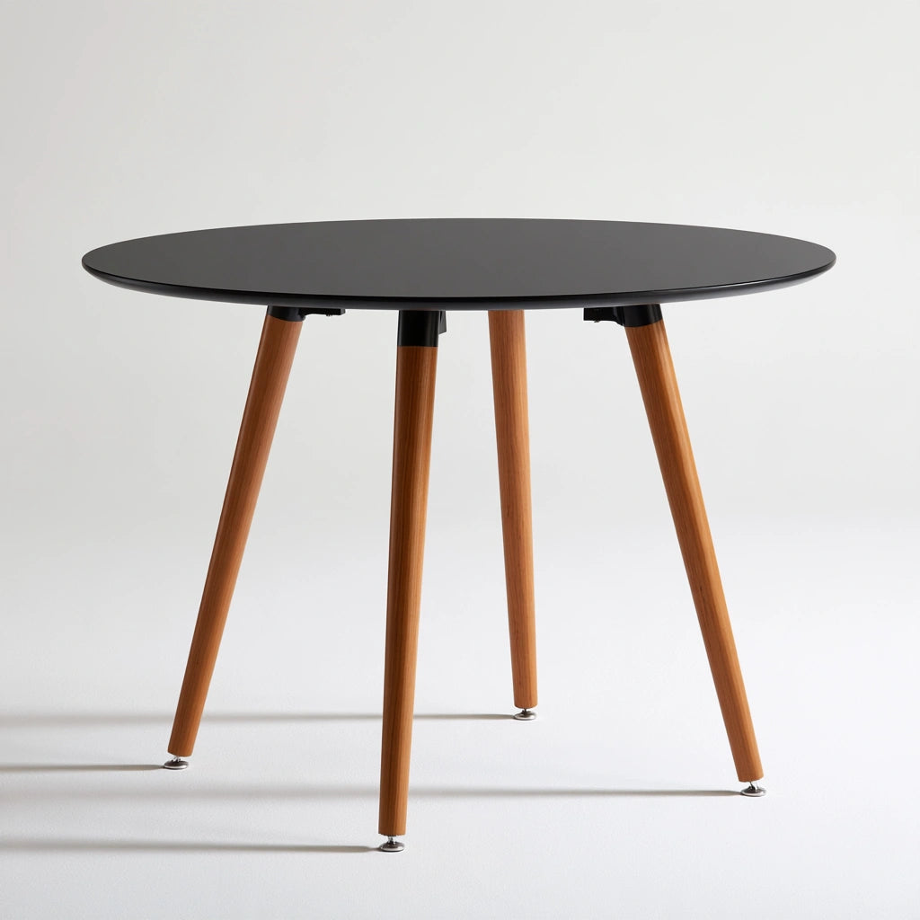 Tavolo da pranzo dalle linee essenziali, colore grigio