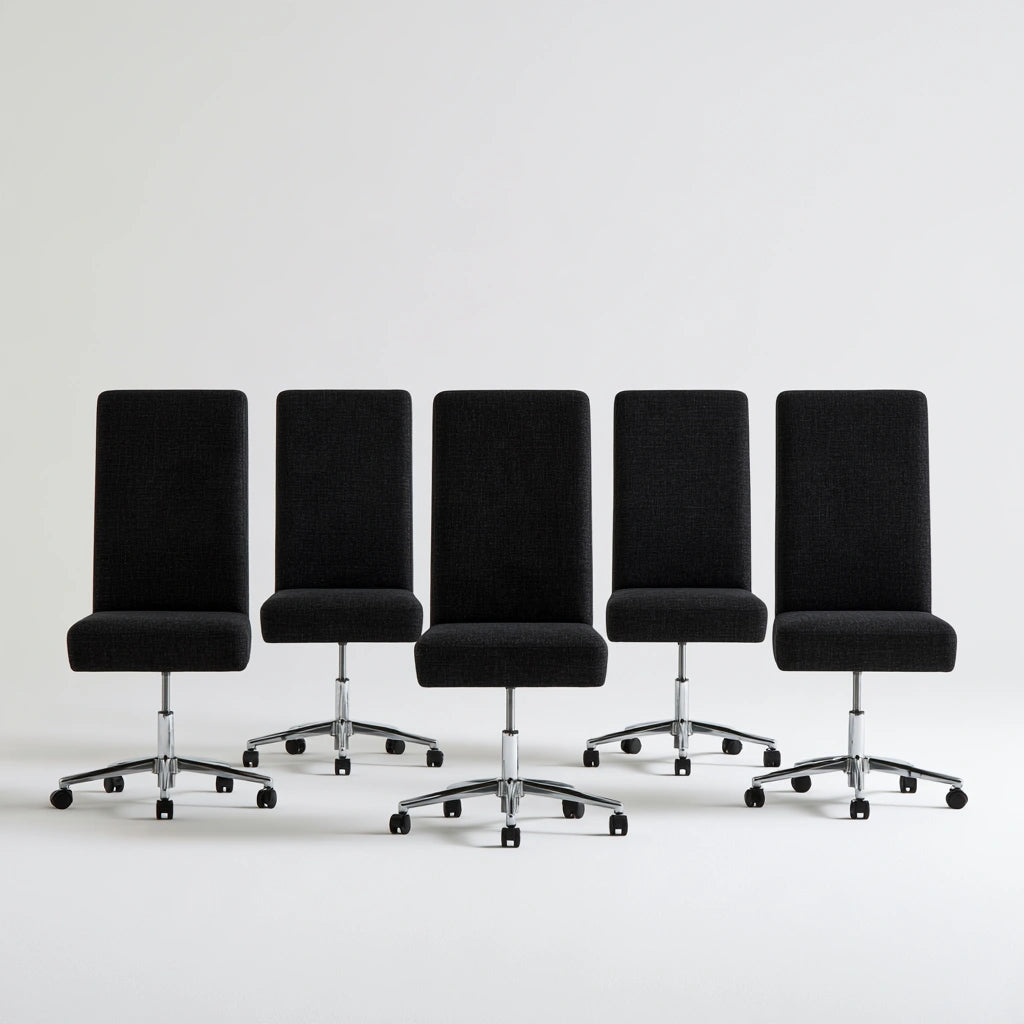 Poltrona ergonomica da ufficio dalle linee essenziali, colore nero
